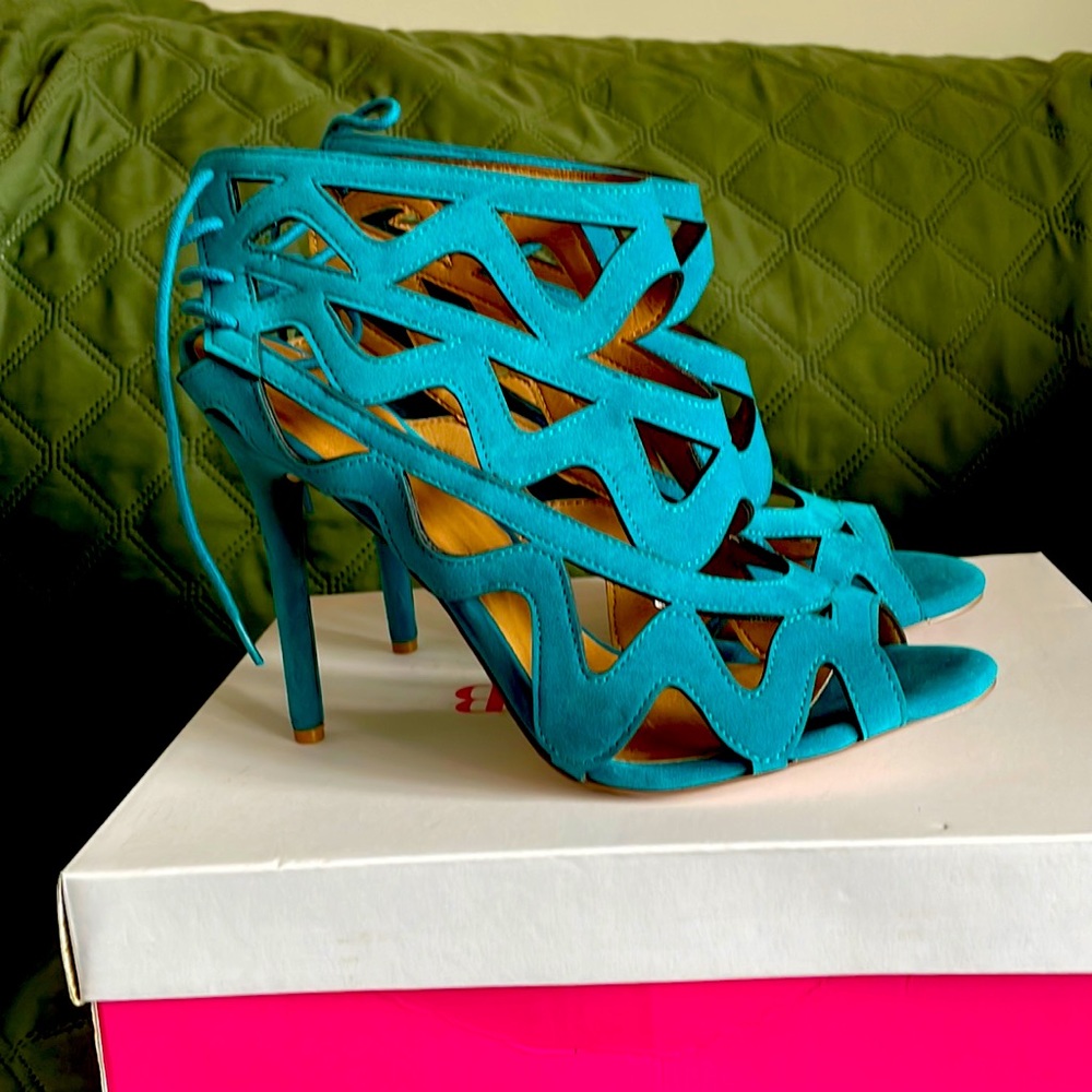 Size 11M JUSTFAB Sanna Turquoise 4” Heels